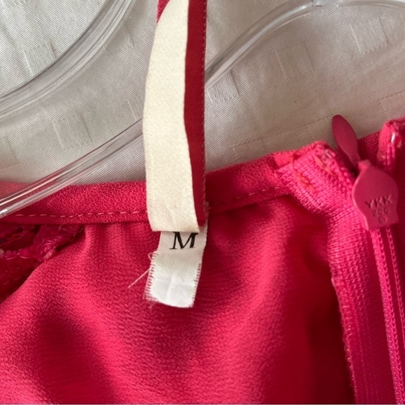 IMPERIAL Italian Bell Sleeve Fuchsia Lace Sheath Dress Size Medium - Picture 11 of 16